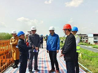 致公党湖南省委副主委、省人大常委、环境与资源保护委员会委员刘丹军赴洞庭湖区重点垸（安造垸）项目调研
