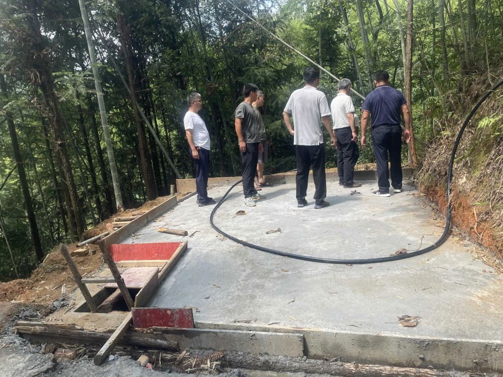 新建饮水池 可解决近400村民的饮水问题