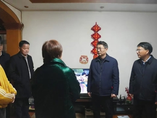 省国资委党委委员、副主任张翔赴港航水利集团走访慰问困难党员和困难职工