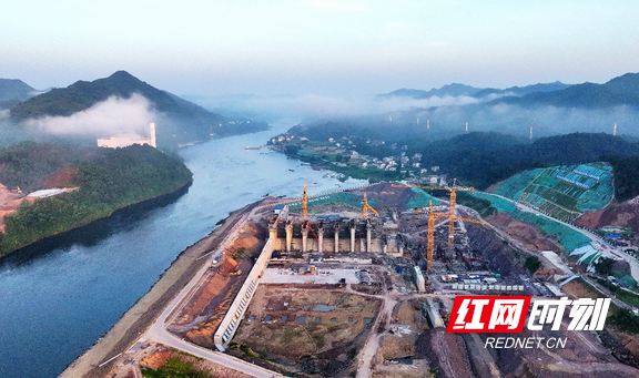 金塘冲水库枢纽工程建设现场。邵建希 摄